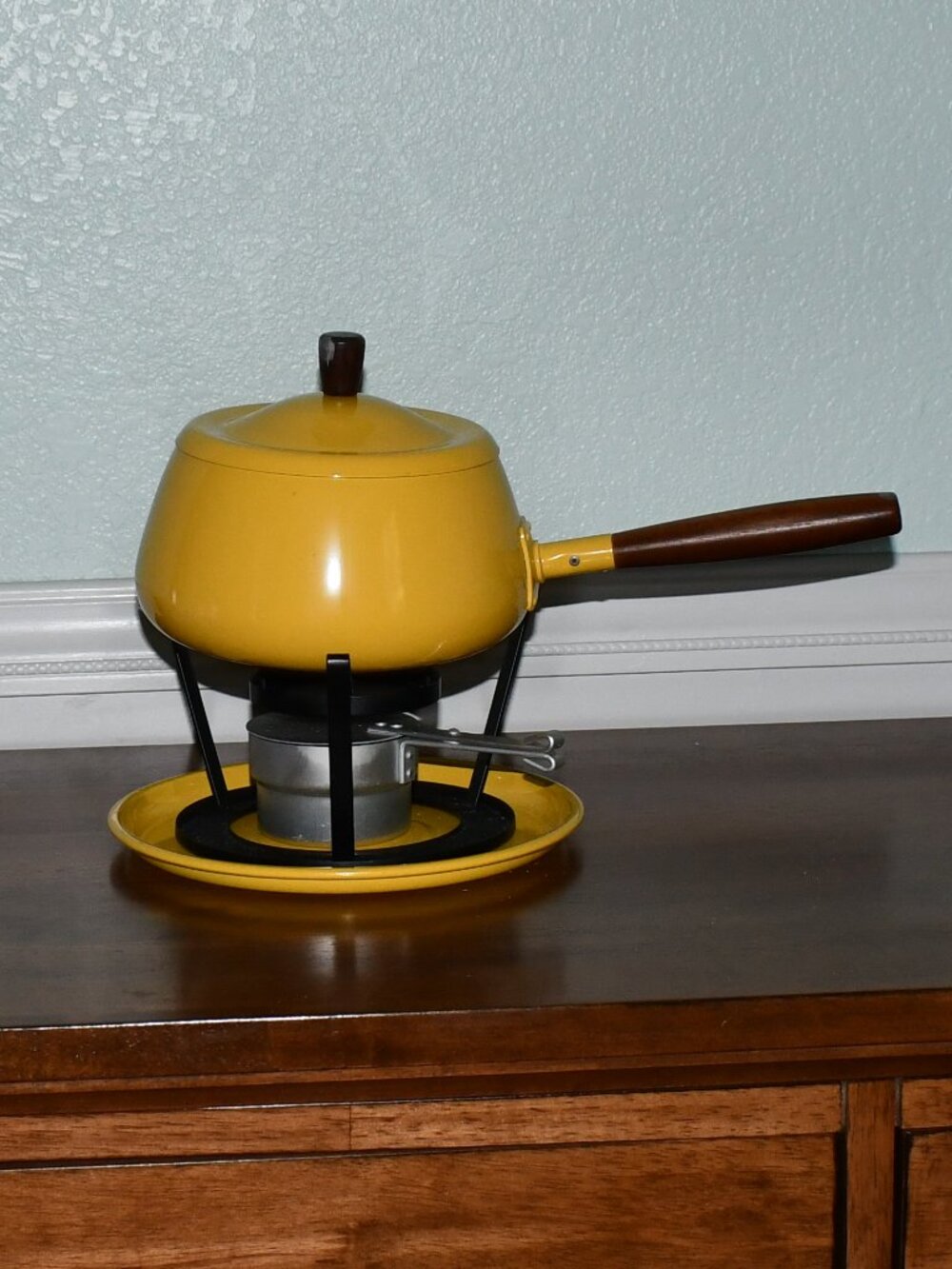 Vintage Gourmet International Yellow Fondue Pot Wood Handle Japan